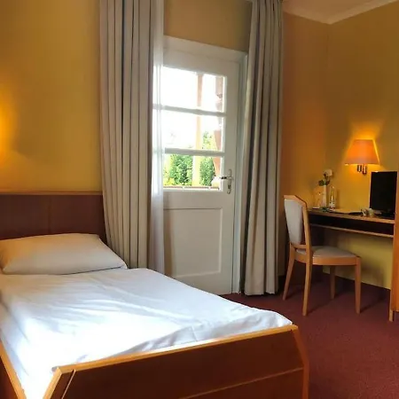 & Restaurant Weinberg Hotel 2*