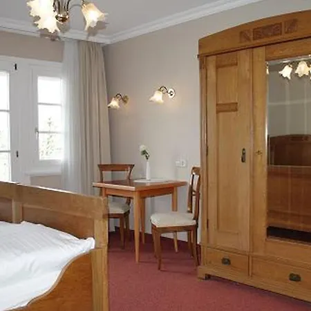 & Restaurant Weinberg Hotel 2*